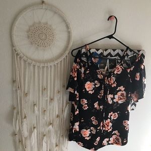 Shoulder cutout top